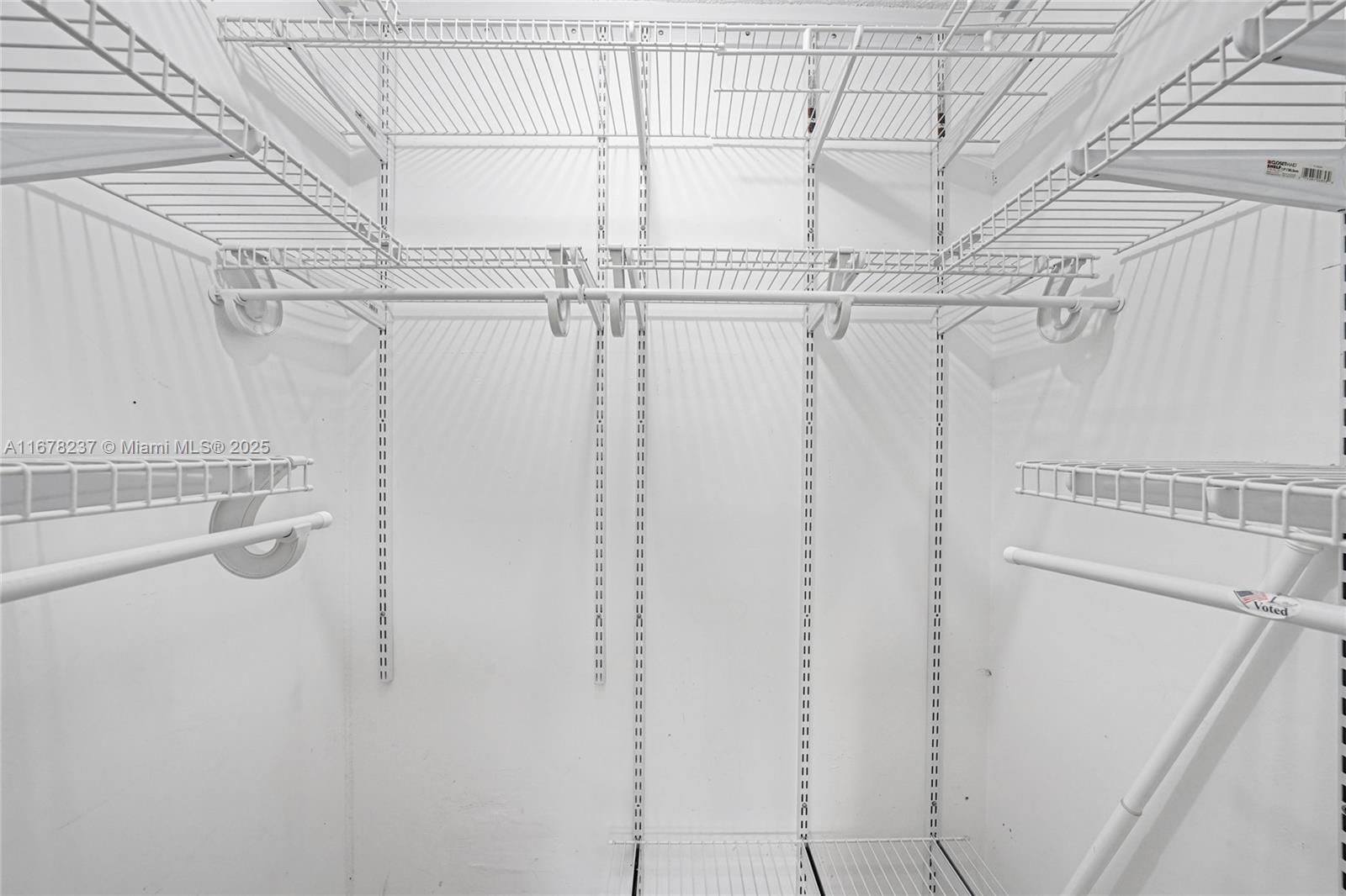 IMPERIAL POINT COLONNADES - Residential