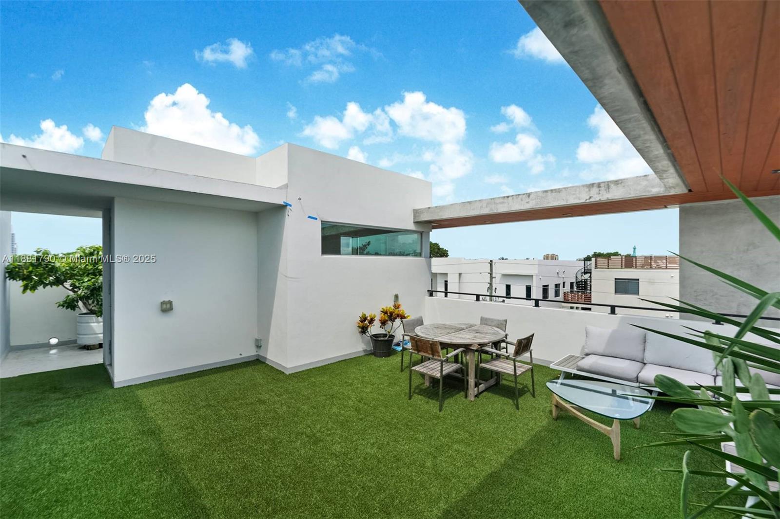 PENT HOMESTEAD - Residential