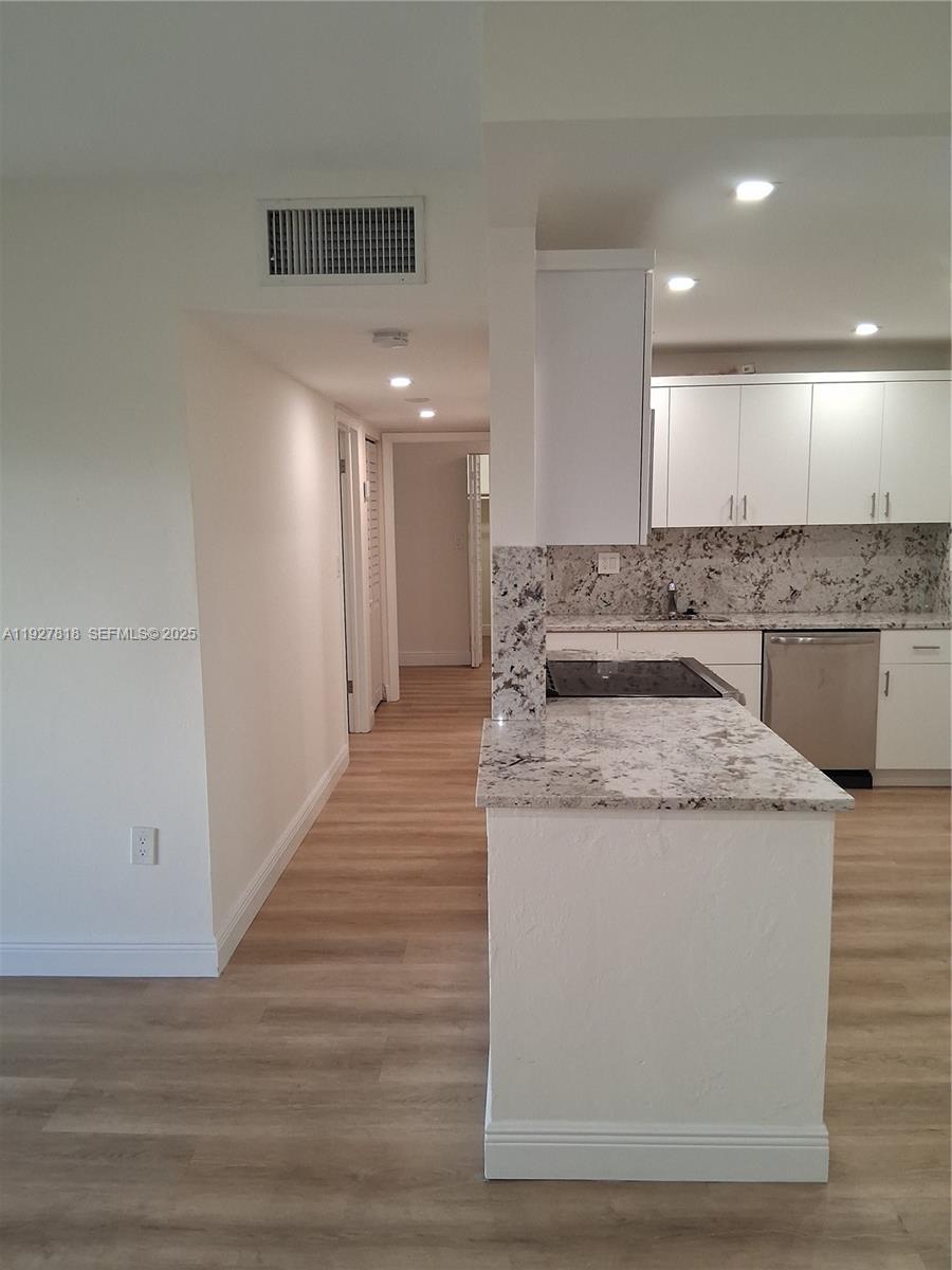 THE LEDGES CONDO - Residential Lease