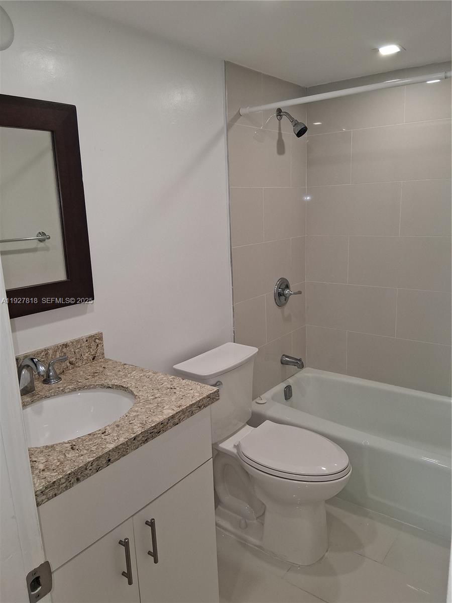 THE LEDGES CONDO - Residential Lease