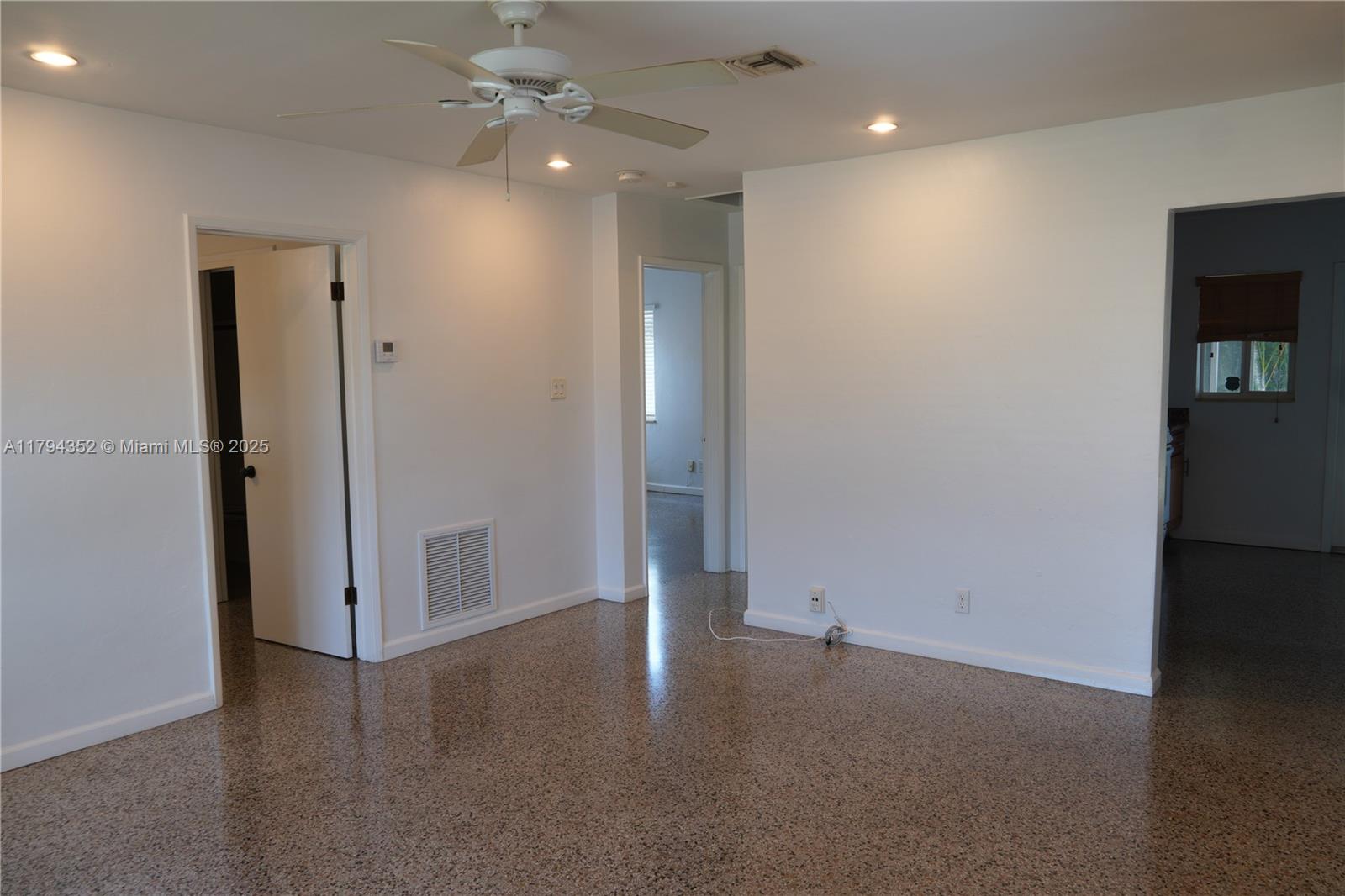 5409 NE 4th Ter