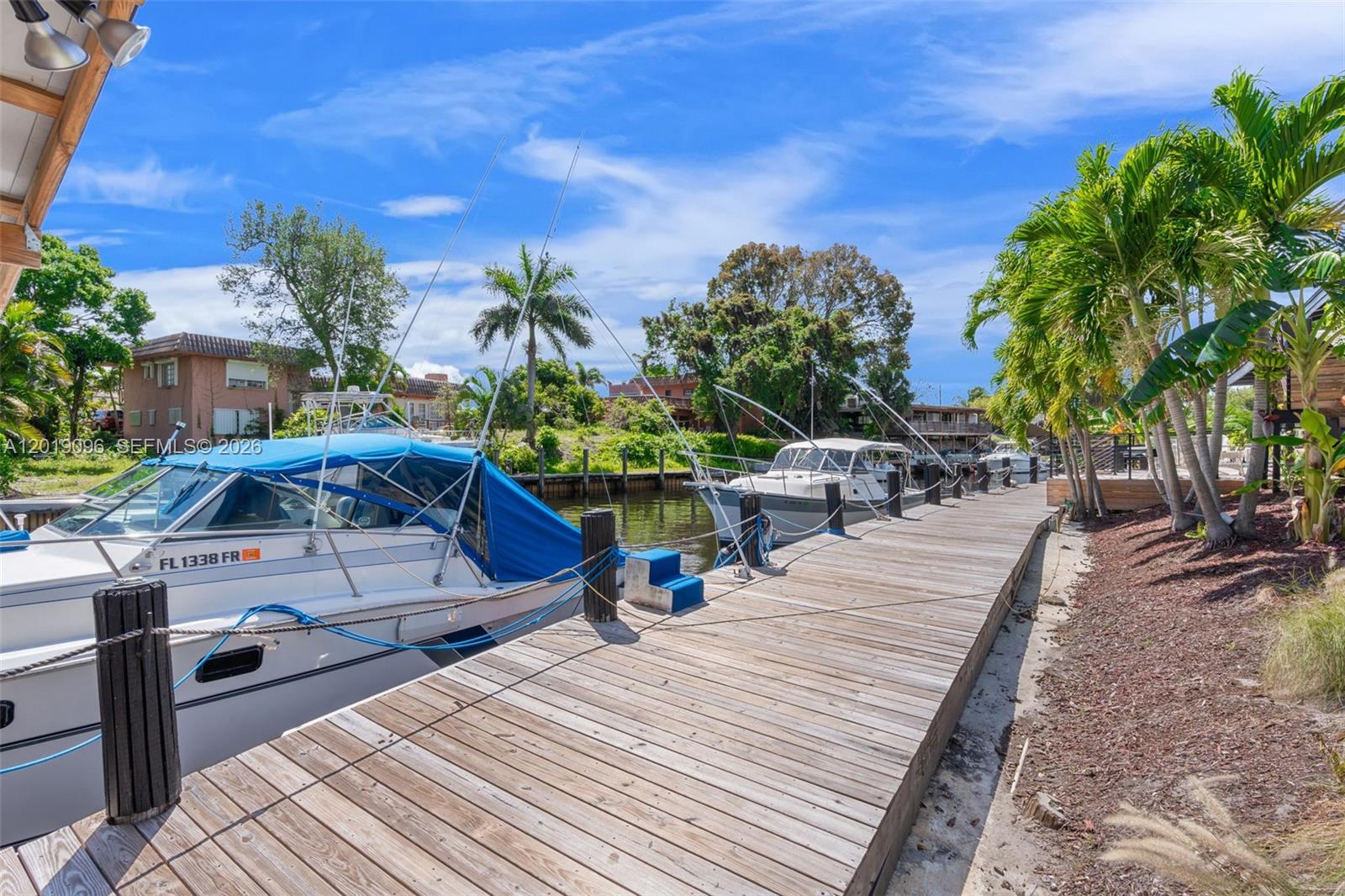 TWIN OAKS - Residential Income