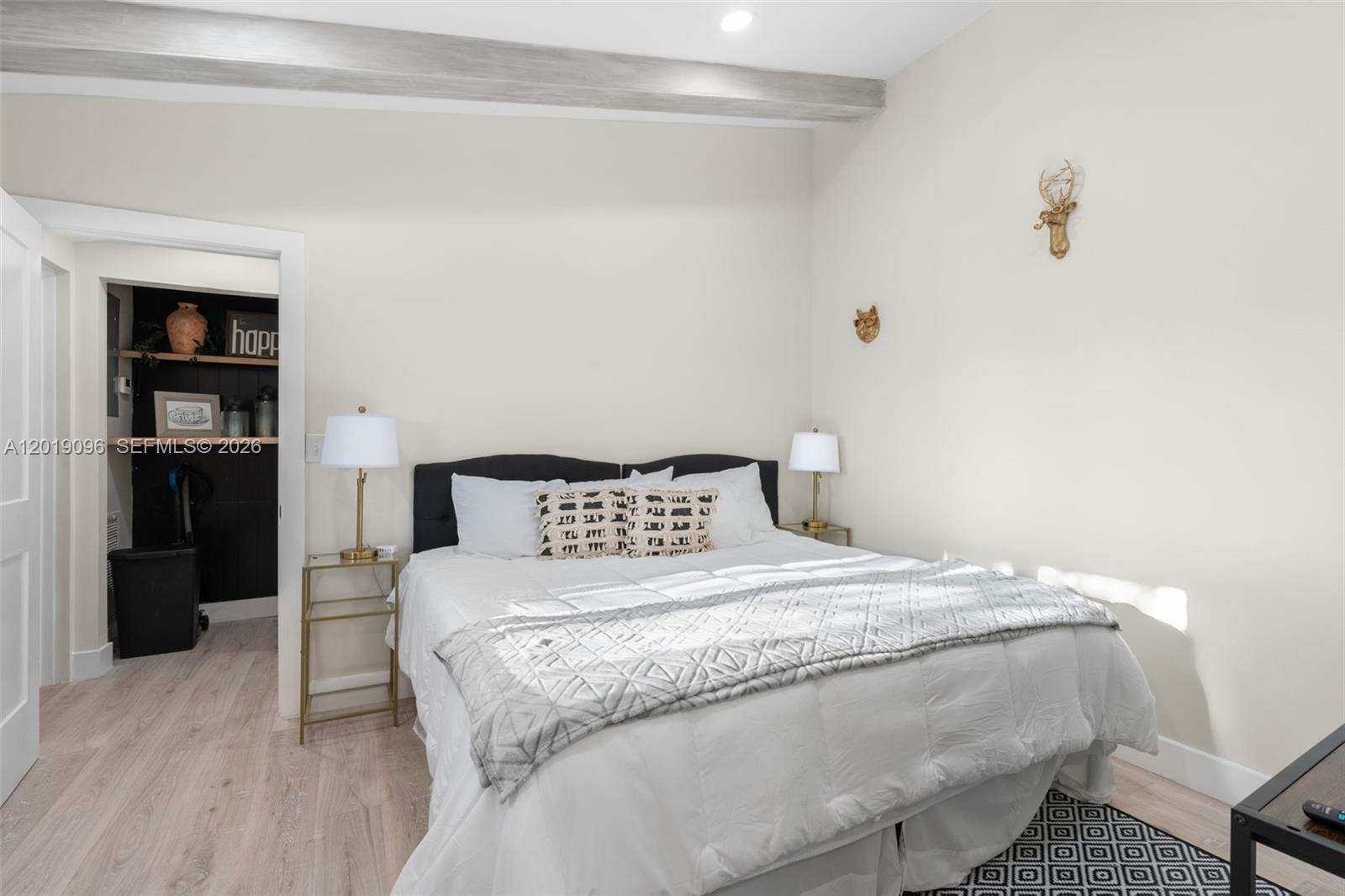 TWIN OAKS - Residential Income