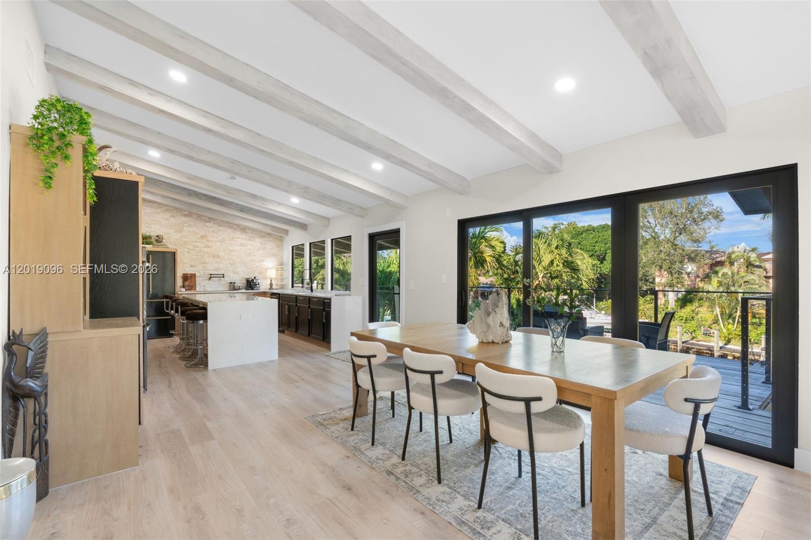 TWIN OAKS - Residential Income
