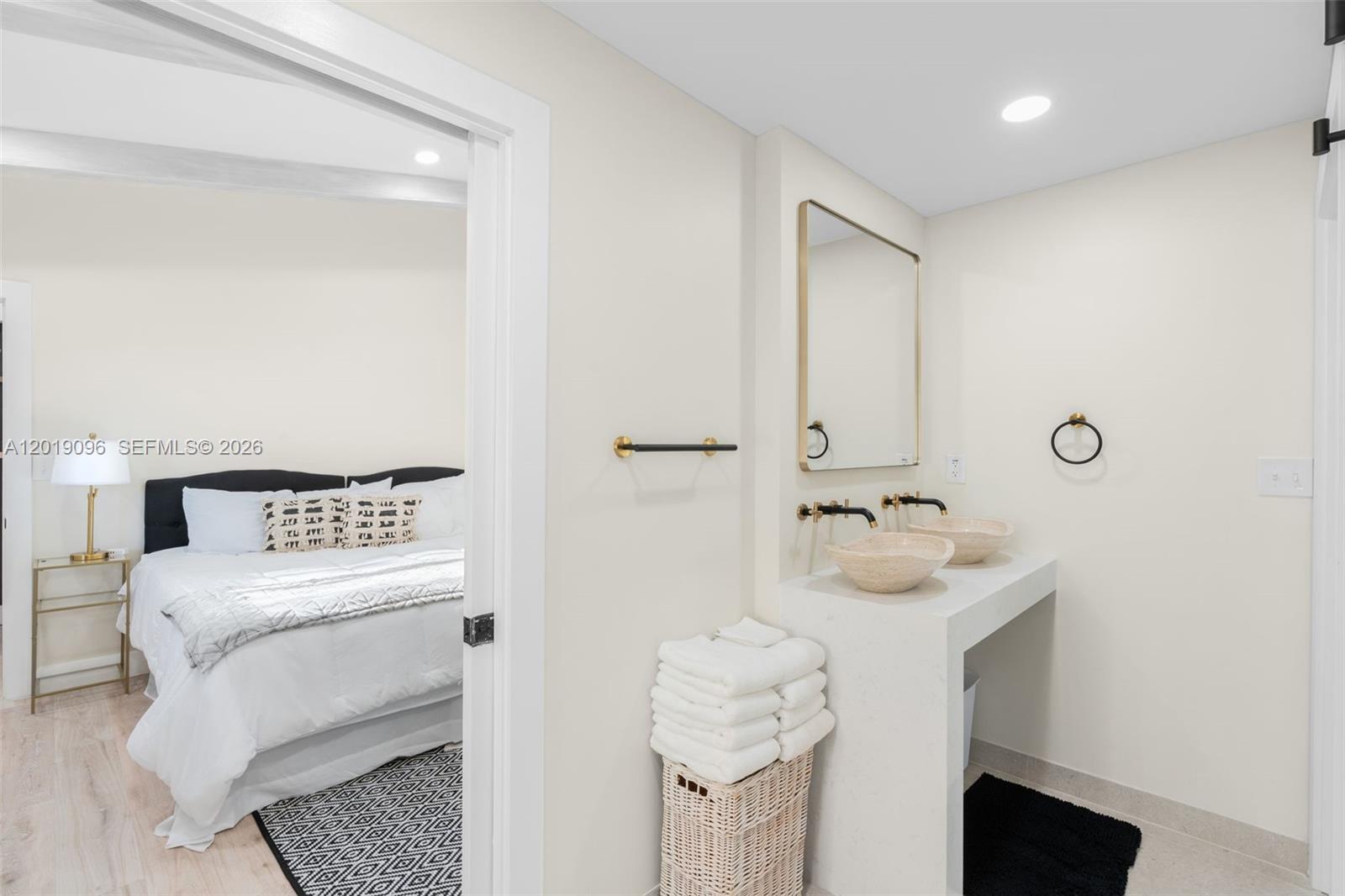 TWIN OAKS - Residential Income