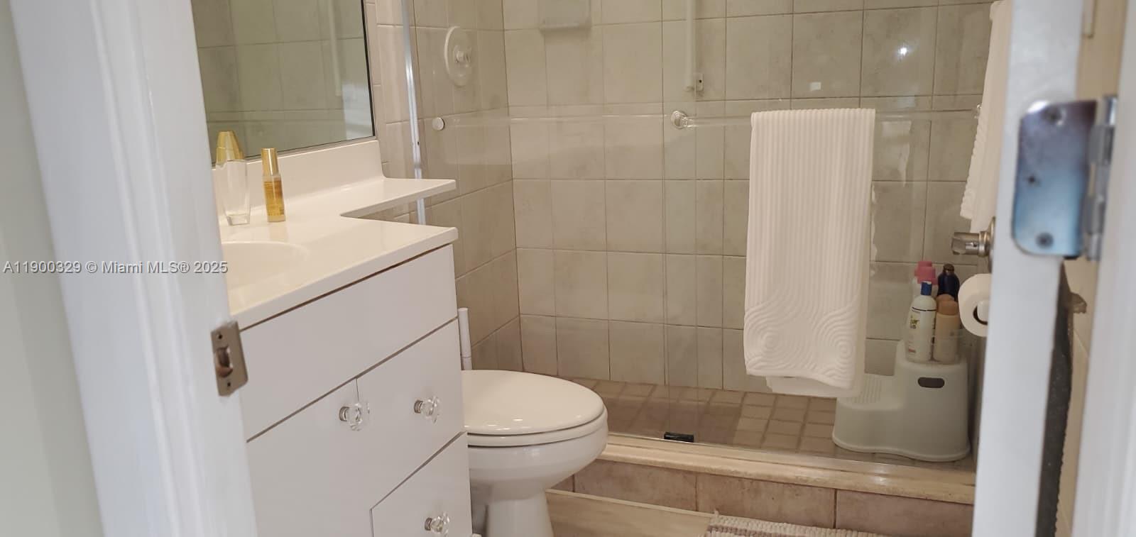 VICTORIA PARK TOWER CONDO - Residential Lease