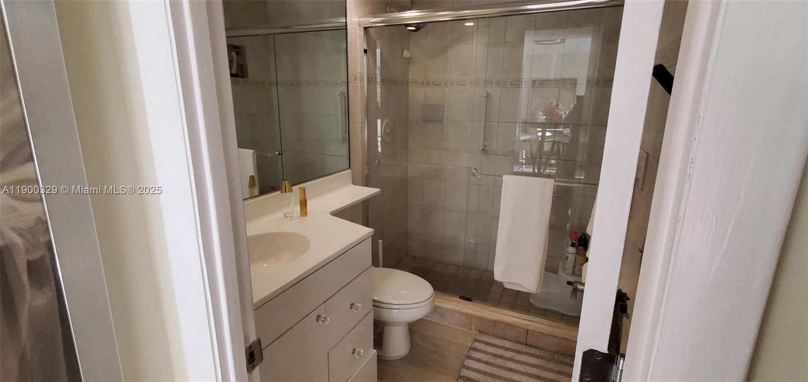 VICTORIA PARK TOWER CONDO - Residential Lease