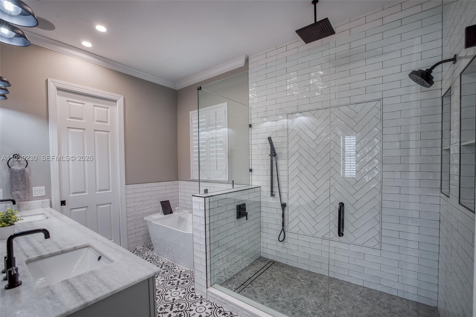 PALM HEIGHTS - Residential