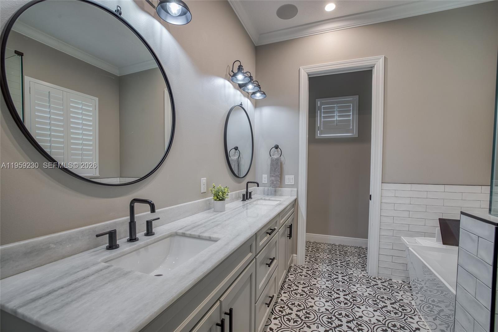 PALM HEIGHTS - Residential