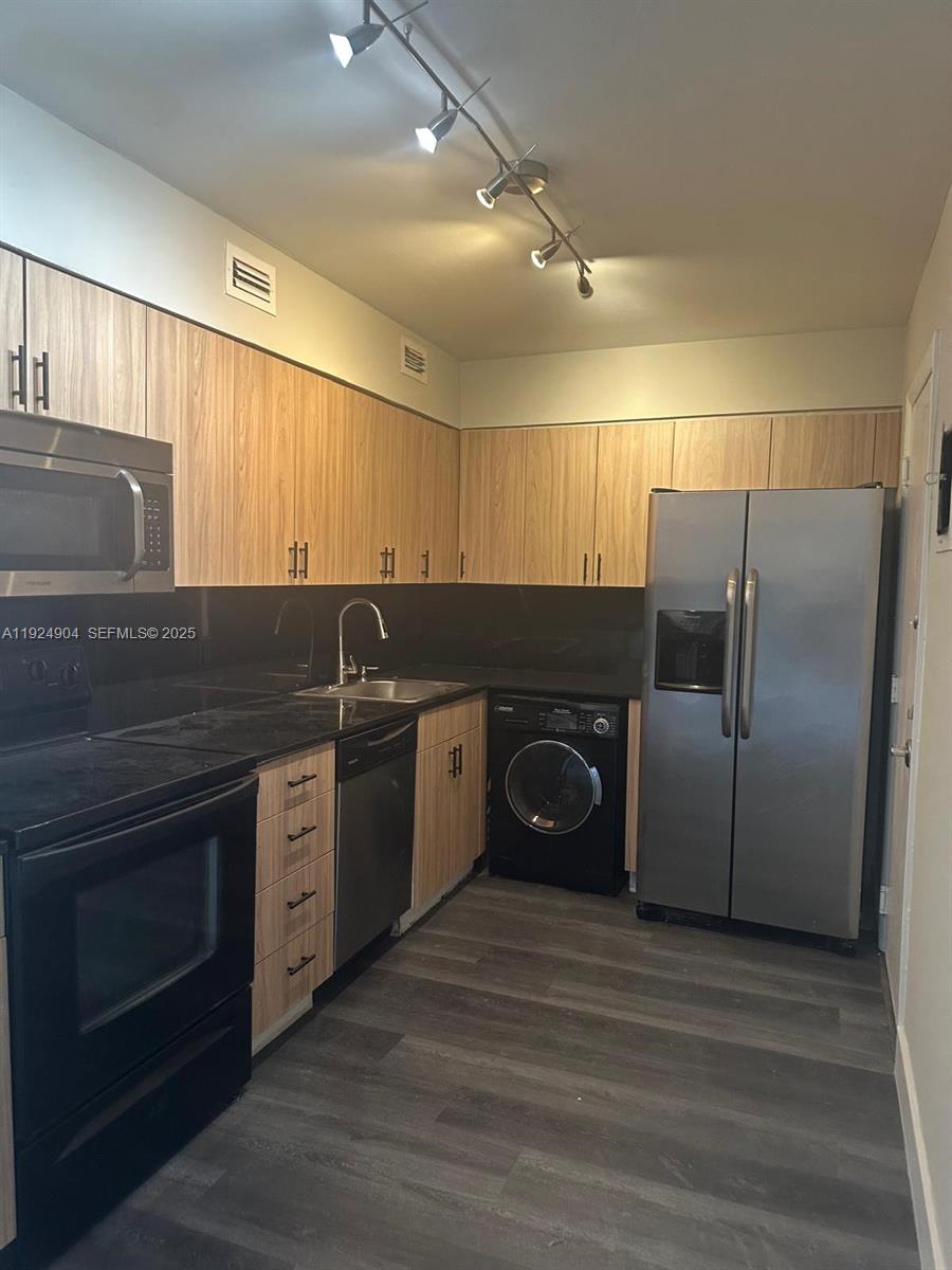 AQUASOL CONDO - Residential Lease