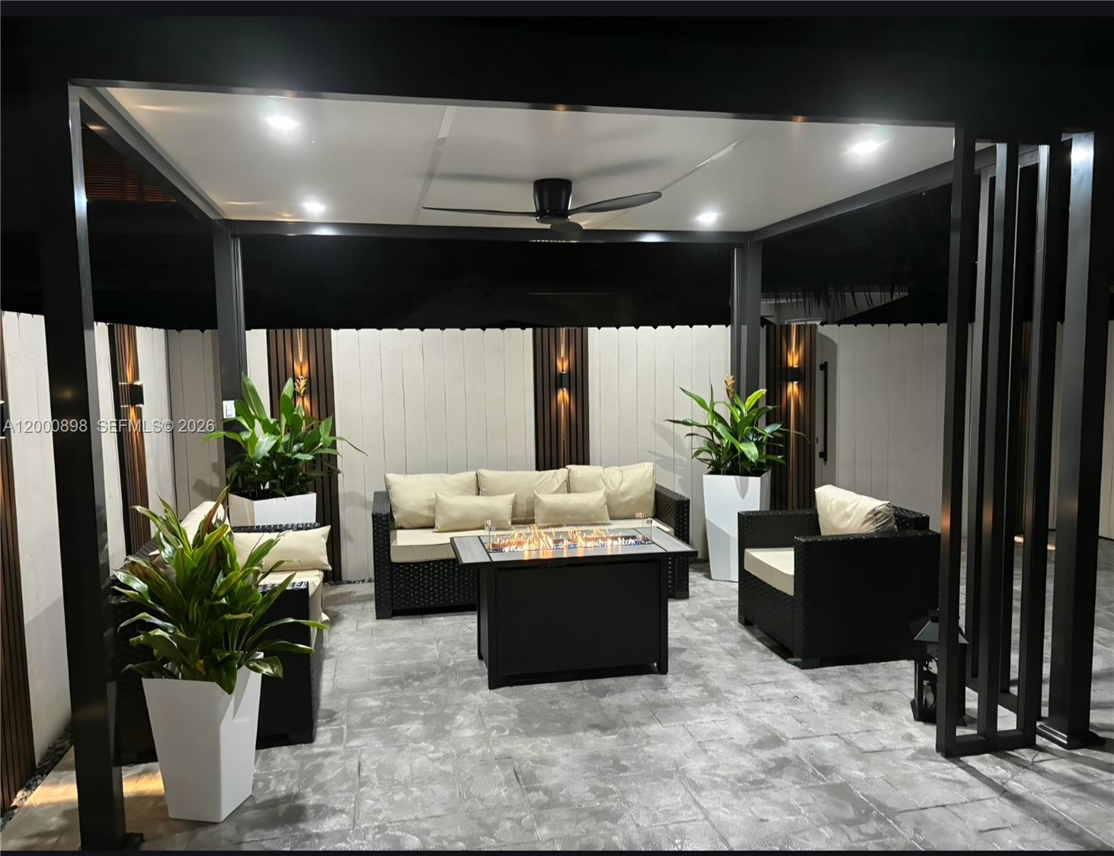 HEFTLERS LAGO MAR WEST - Residential