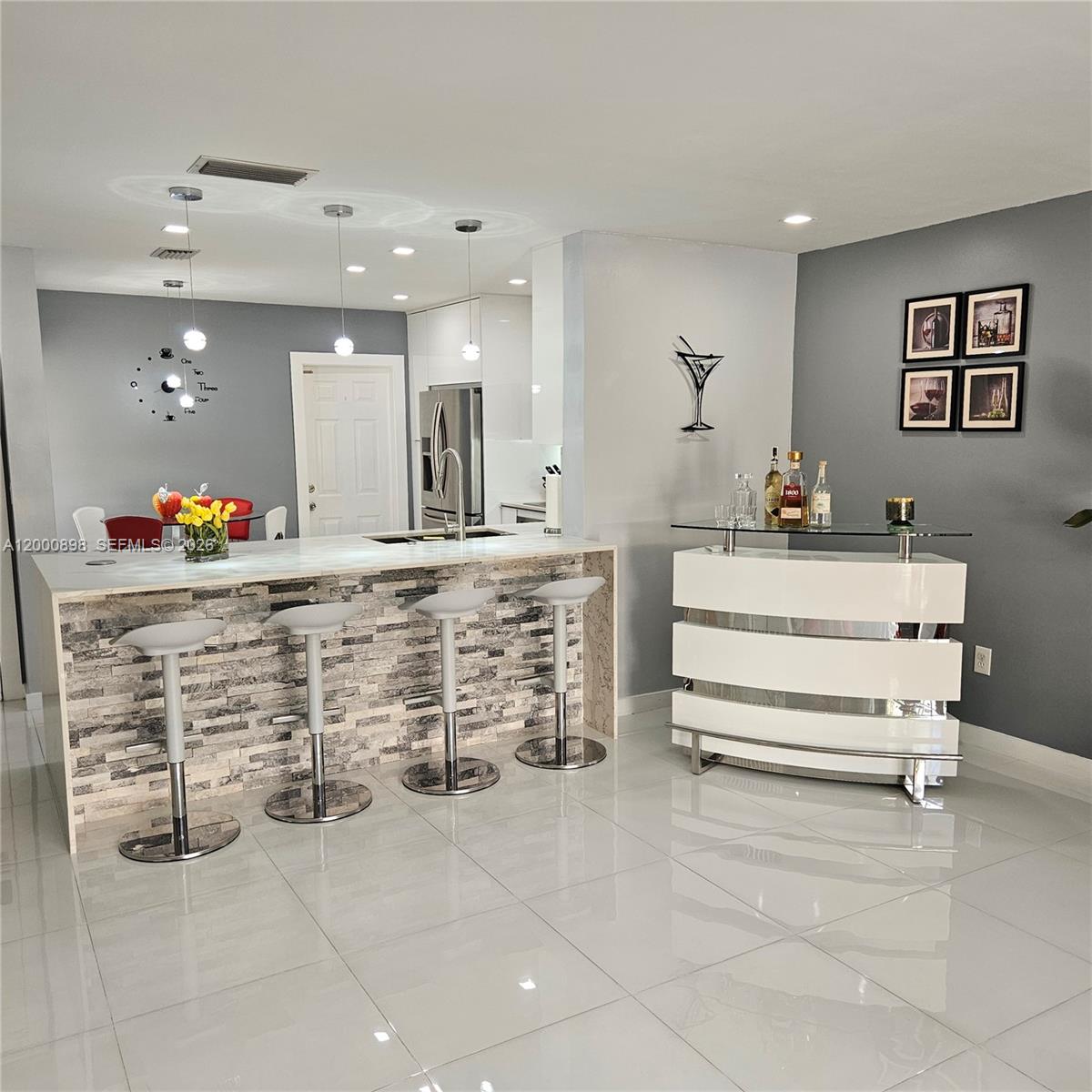 HEFTLERS LAGO MAR WEST - Residential