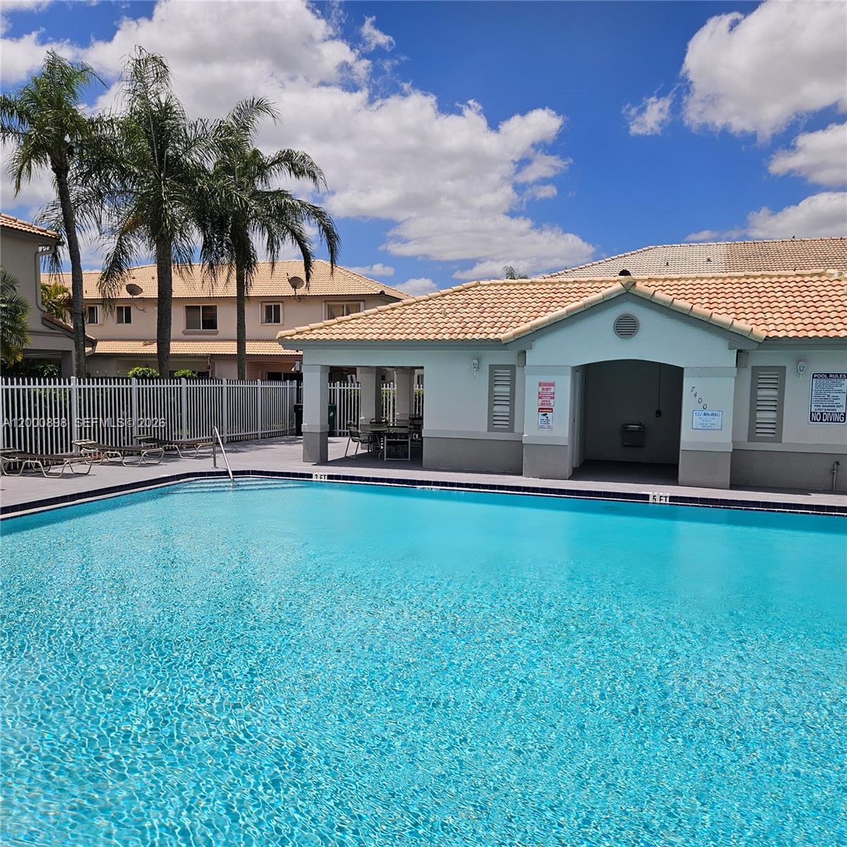 HEFTLERS LAGO MAR WEST - Residential