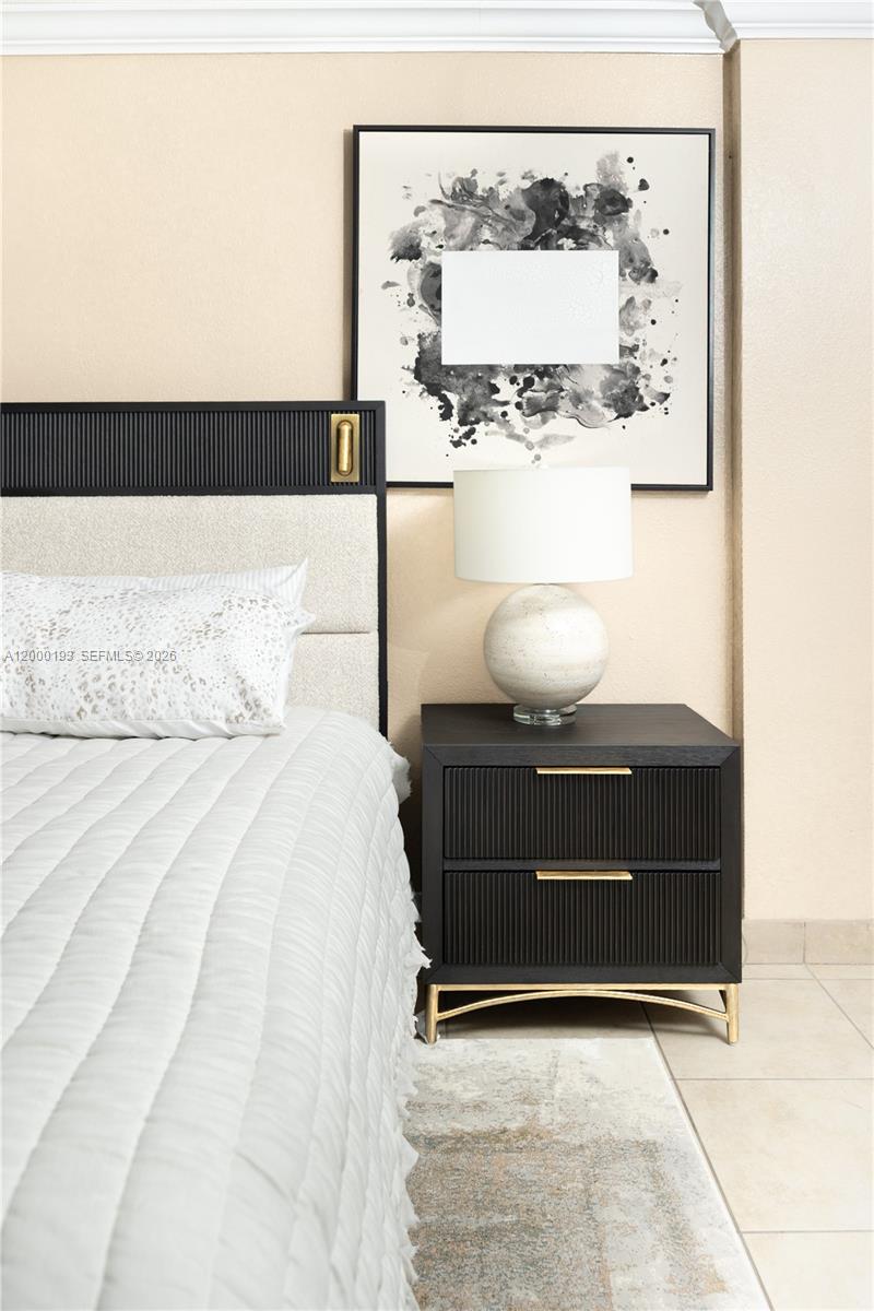 19201 Collins Ave 1123