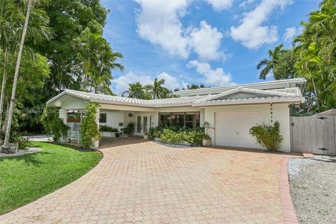 Single Family Residence in Miami FL 6420 50th St.jpg