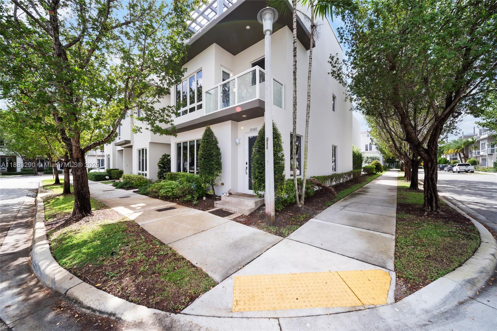 LANDMARK AT DORAL - Residential Lease