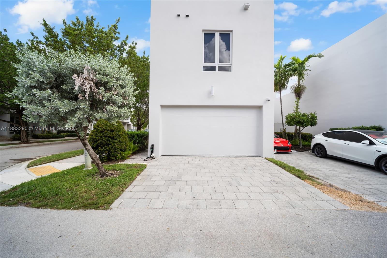 LANDMARK AT DORAL - Residential Lease