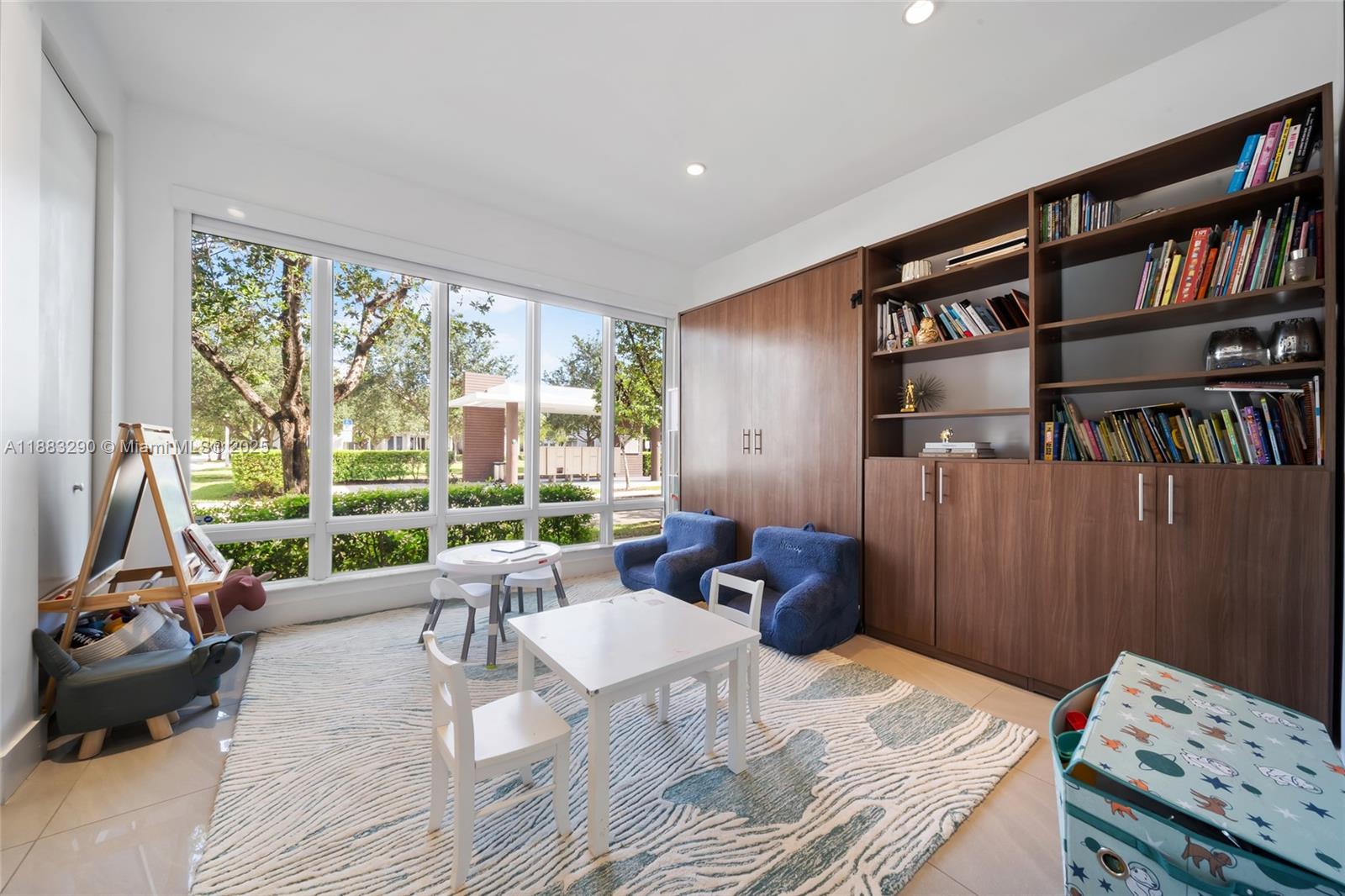 LANDMARK AT DORAL - Residential Lease