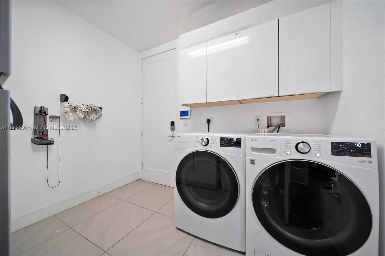 LANDMARK AT DORAL - Residential Lease