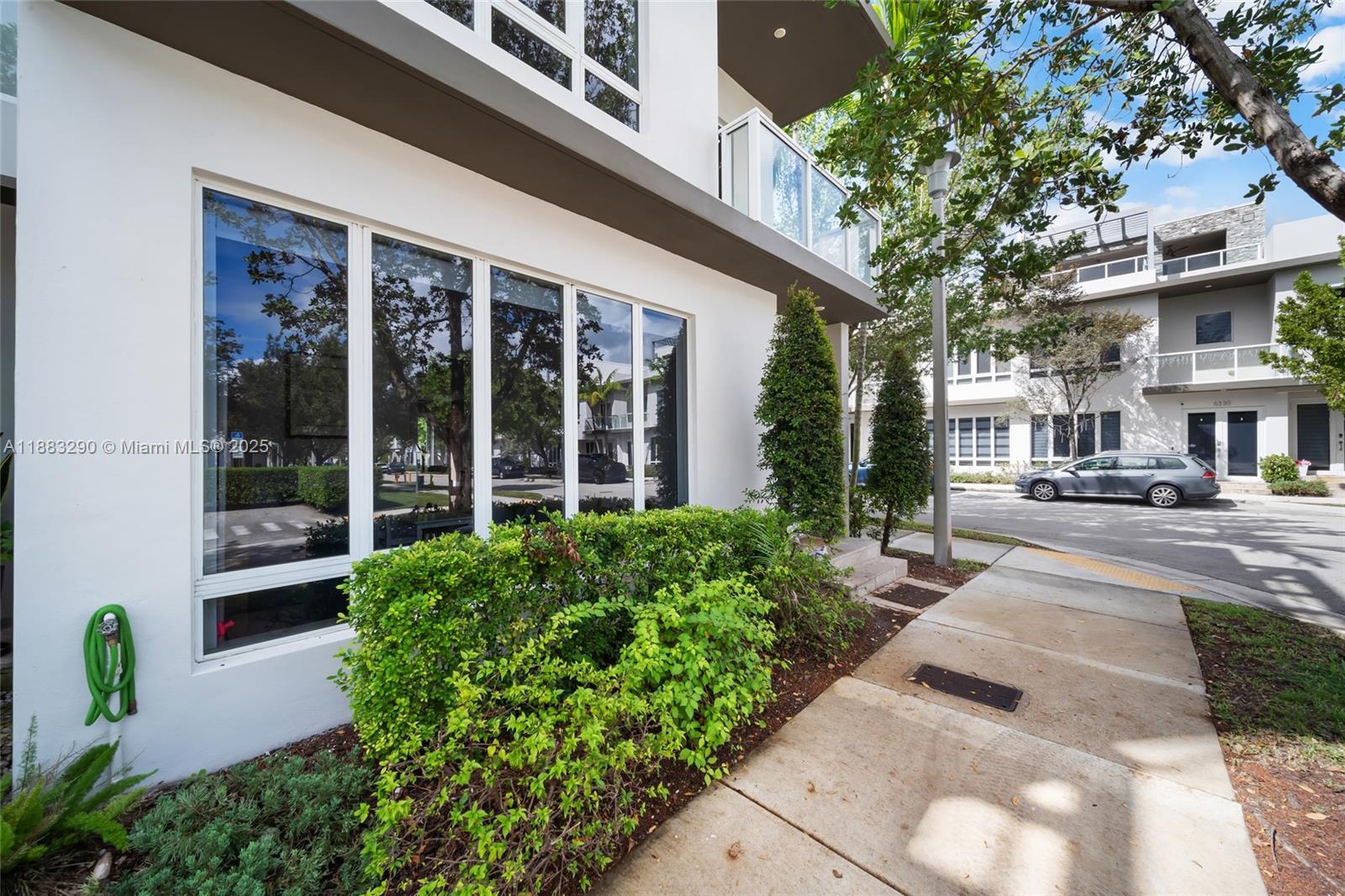 LANDMARK AT DORAL - Residential Lease