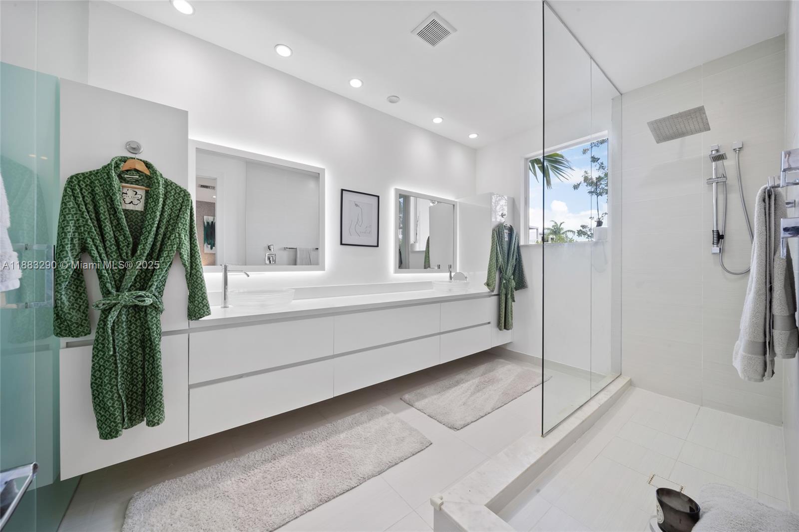 LANDMARK AT DORAL - Residential Lease