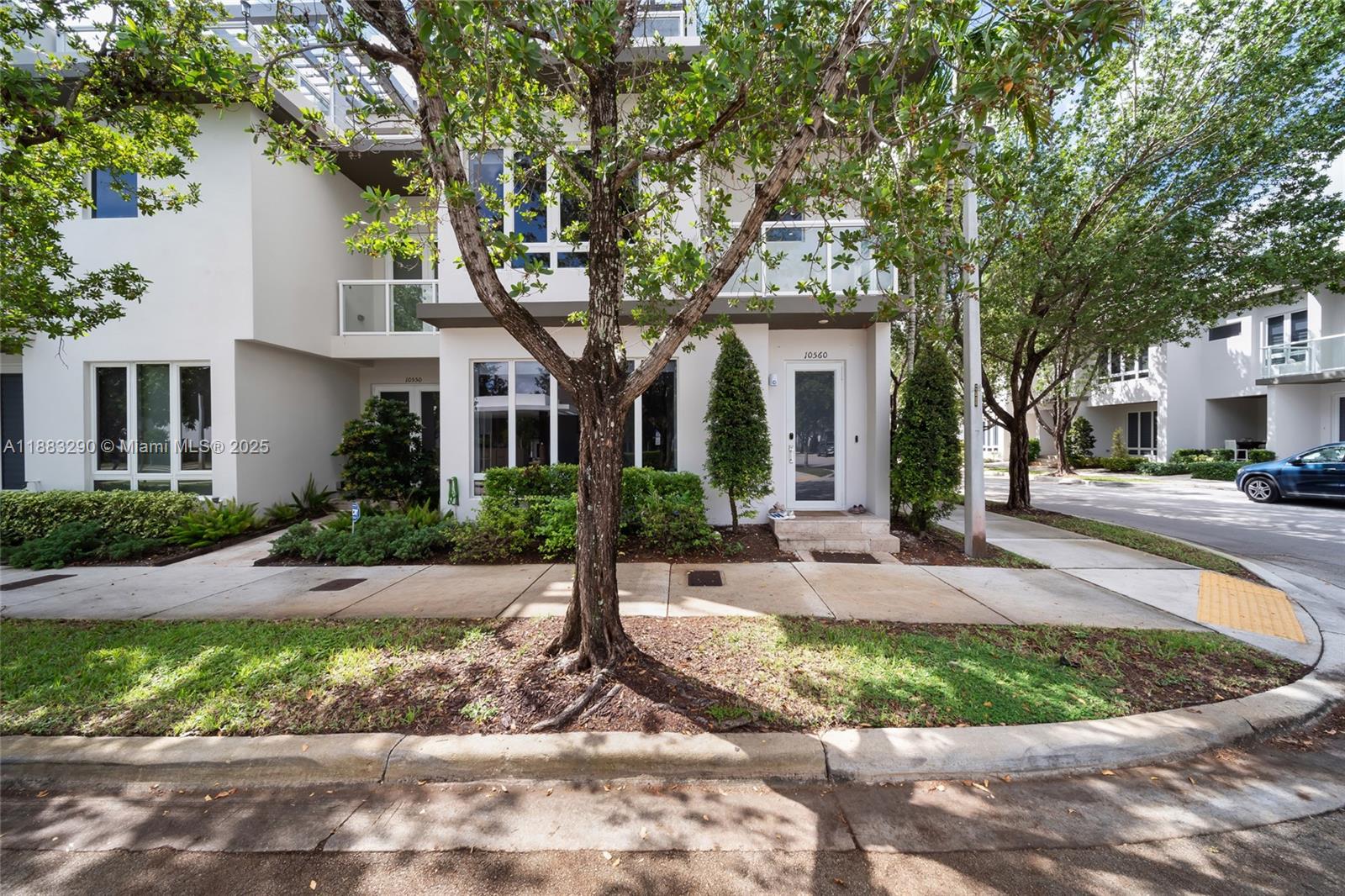 LANDMARK AT DORAL - Residential Lease