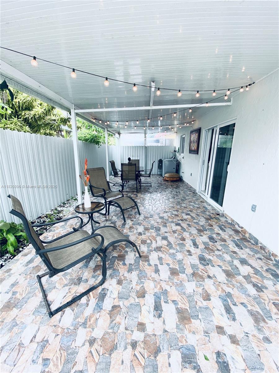 2485 W 72nd Pl