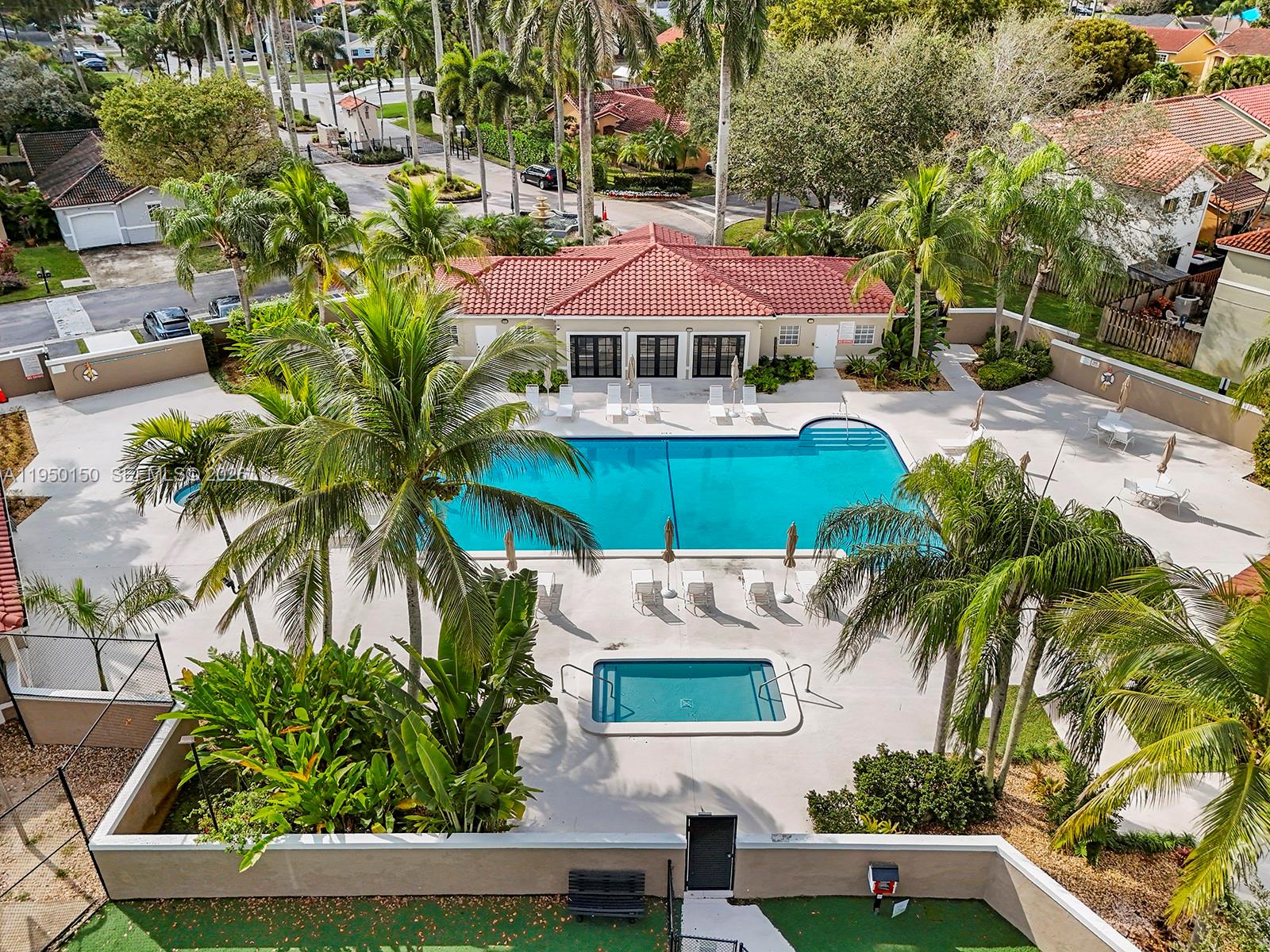 CHARLESTOWNE - Residential