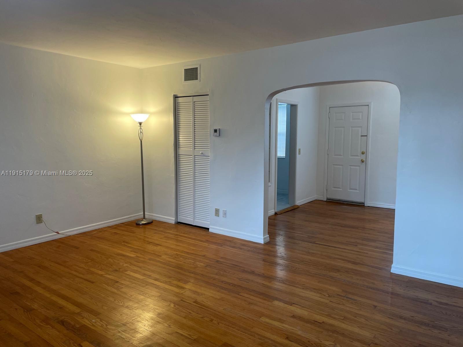 EL CAPRI COURTYARDS CONDO - Residential Lease