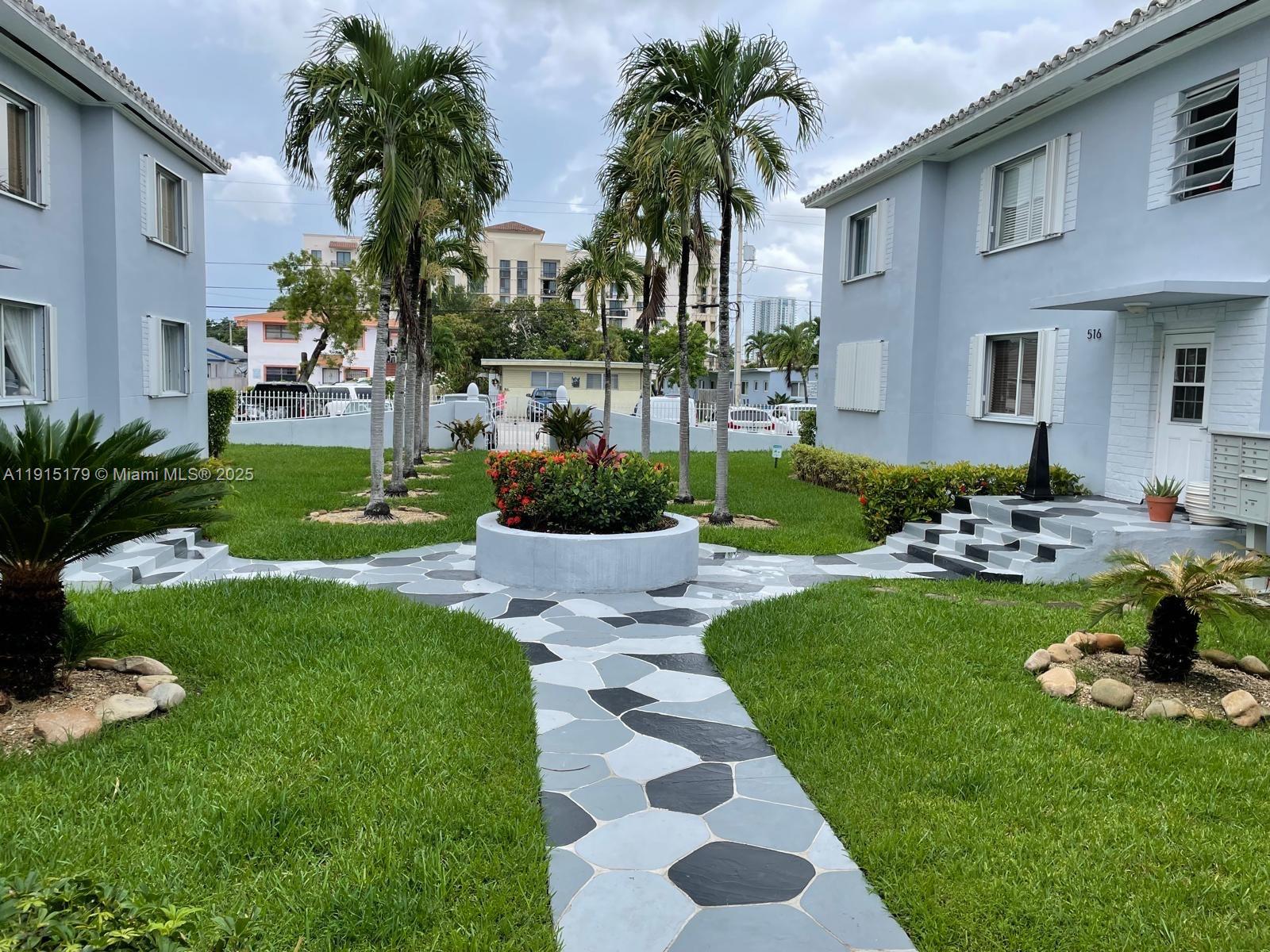 EL CAPRI COURTYARDS CONDO - Residential Lease