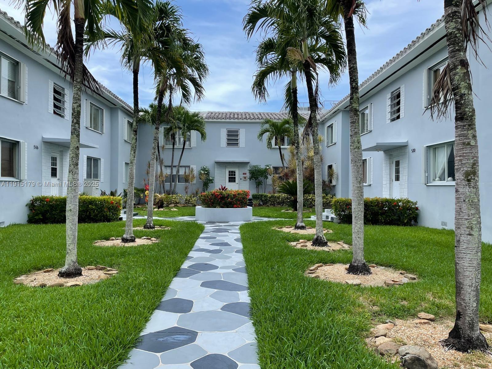 EL CAPRI COURTYARDS CONDO - Residential Lease