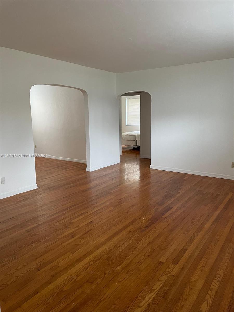 EL CAPRI COURTYARDS CONDO - Residential Lease