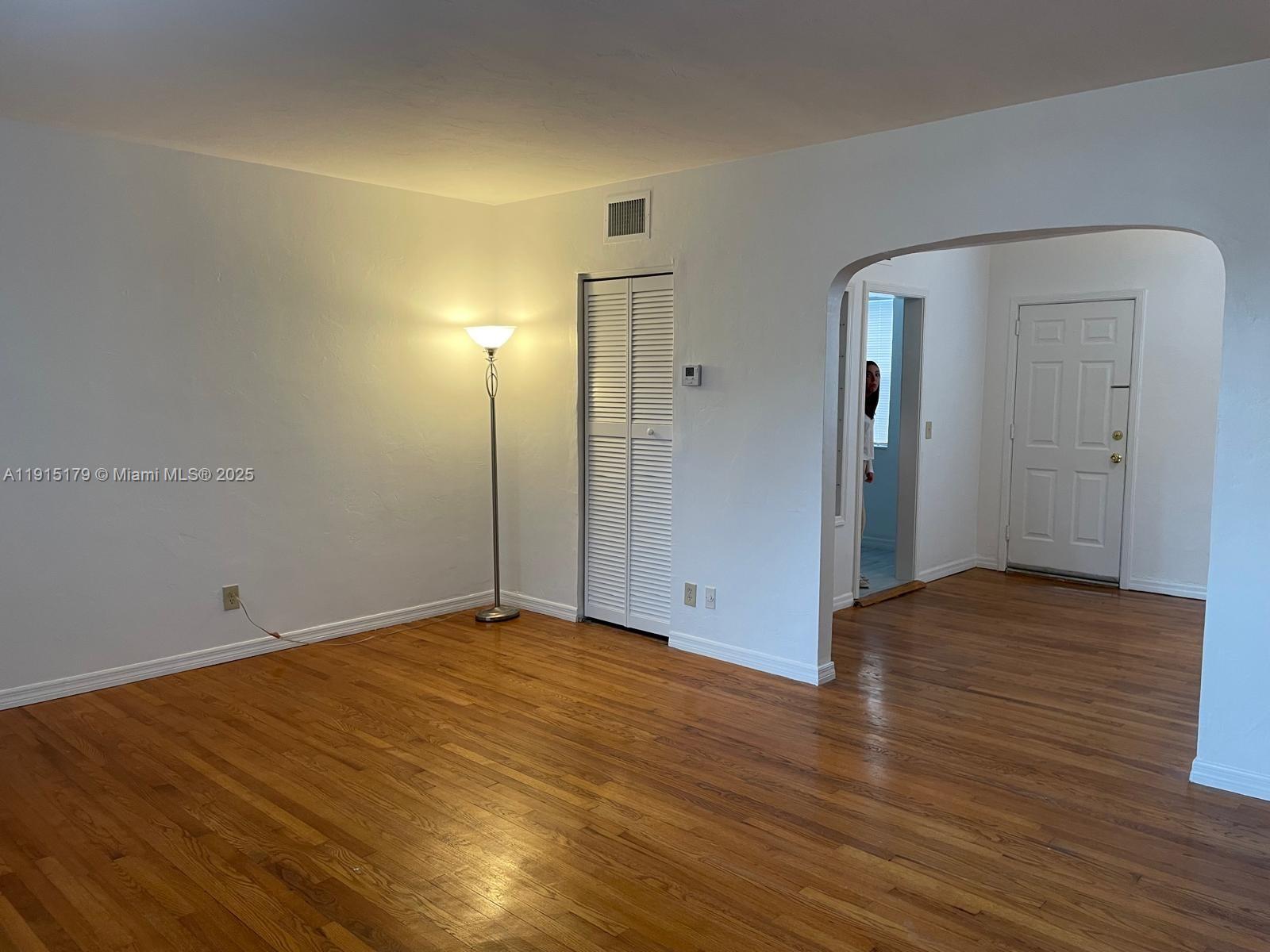 EL CAPRI COURTYARDS CONDO - Residential Lease