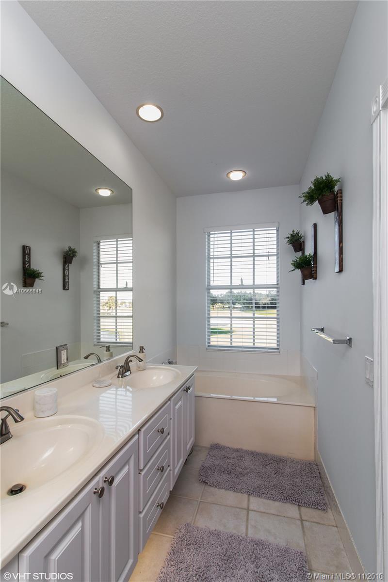 CHARLESTON COURT AT ABACO - Residential