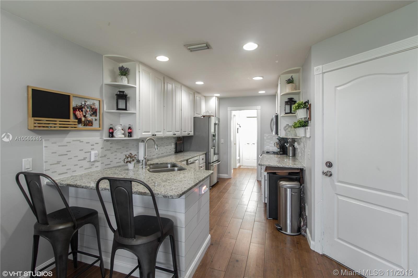 CHARLESTON COURT AT ABACO - Residential