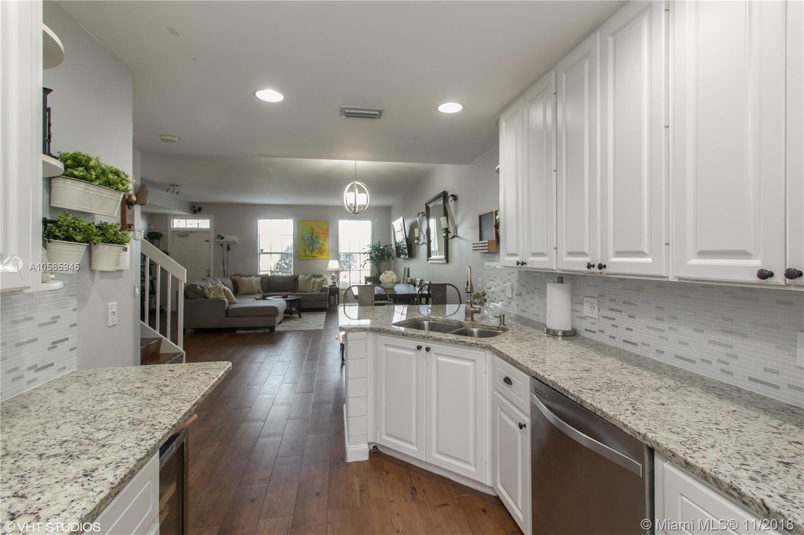 CHARLESTON COURT AT ABACO - Residential