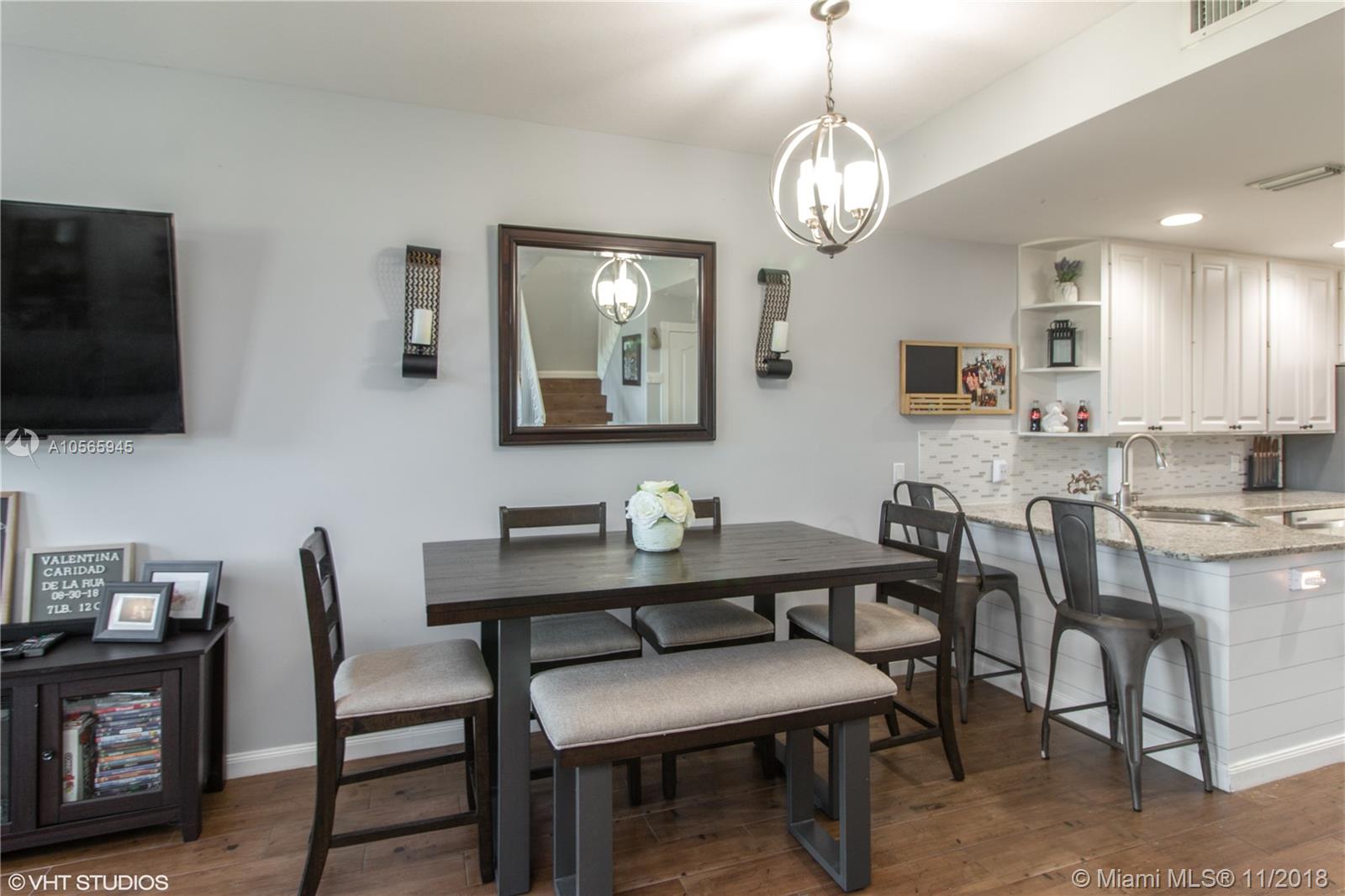 CHARLESTON COURT AT ABACO - Residential