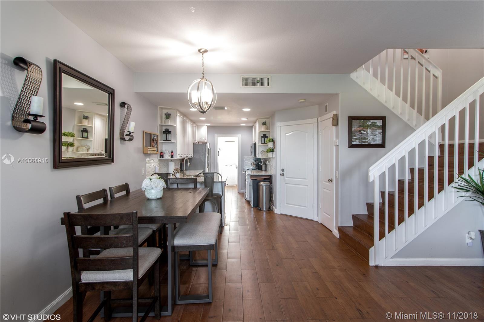 CHARLESTON COURT AT ABACO - Residential