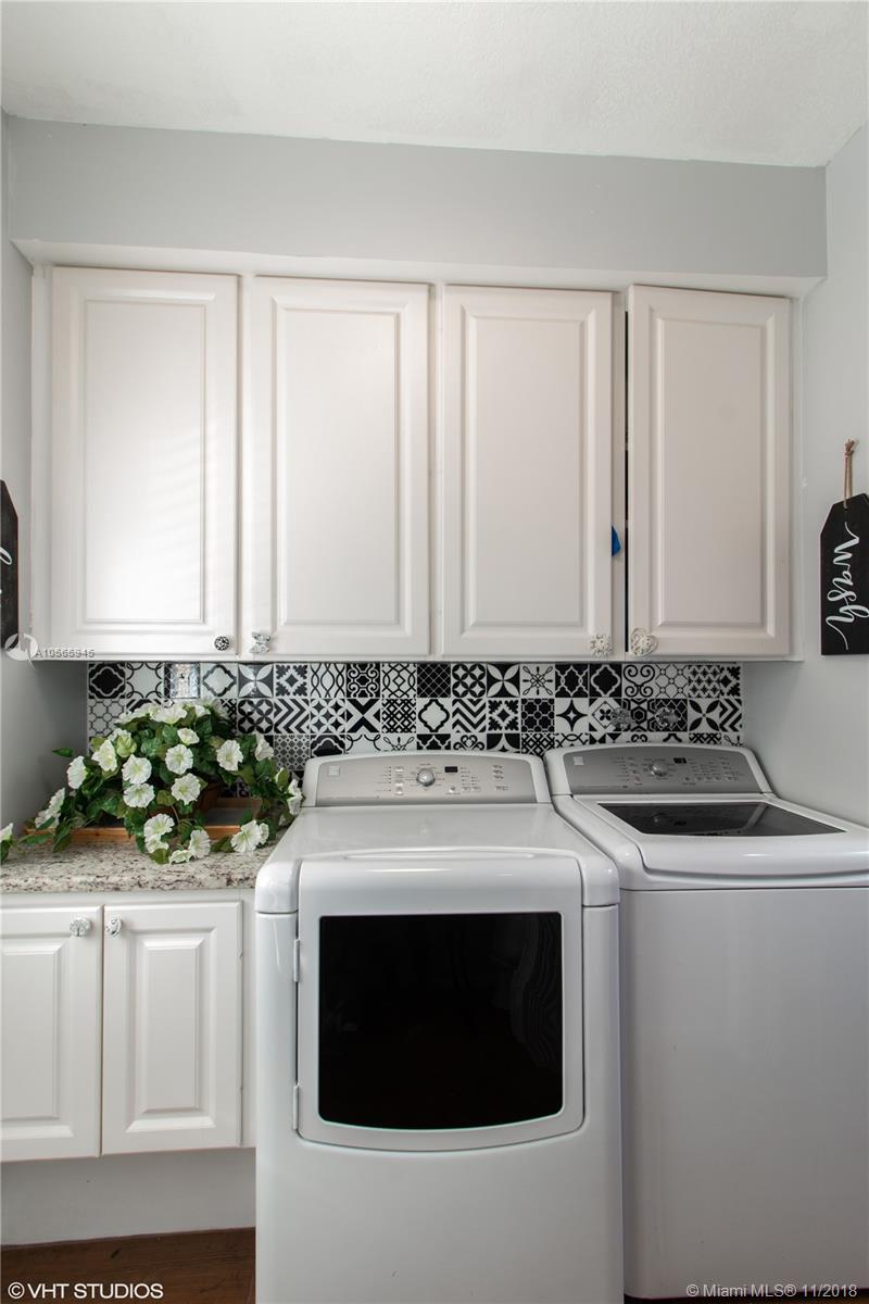 CHARLESTON COURT AT ABACO - Residential