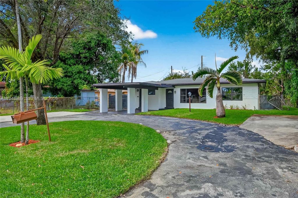 Photo of 3071 SW 2nd Ct, Fort Lauderdale, FL 33312 (MLS # A11948989)