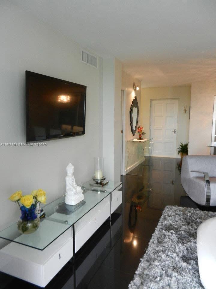 680 NE 64th St A515