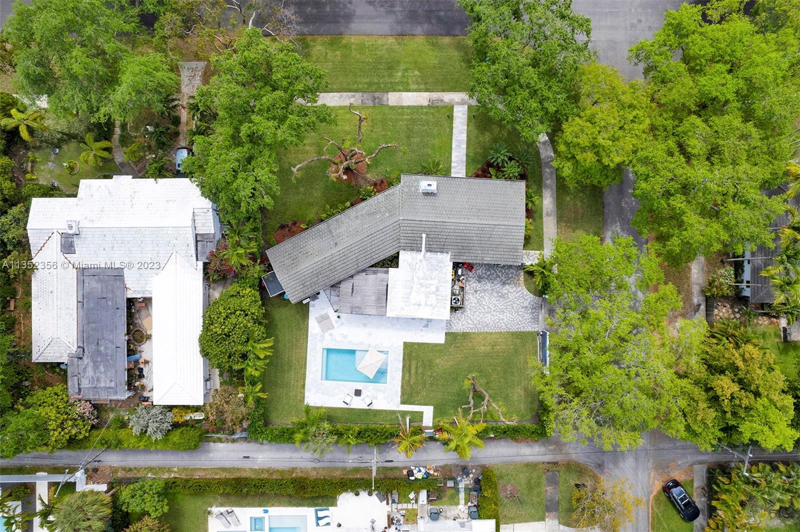 Photo 38 of 39 of 909 NE 99th St house