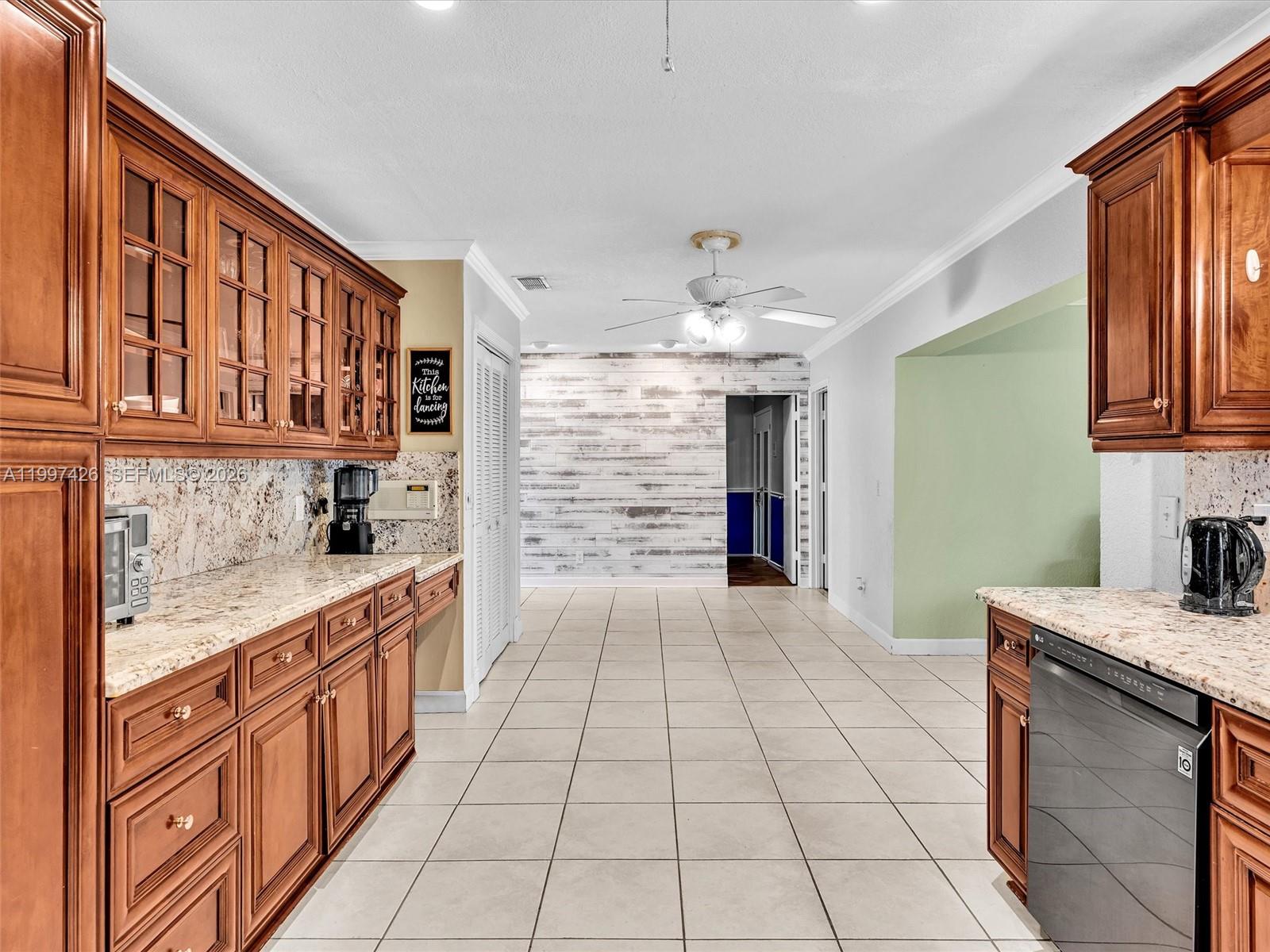 RAINBOW LAKES - Residential