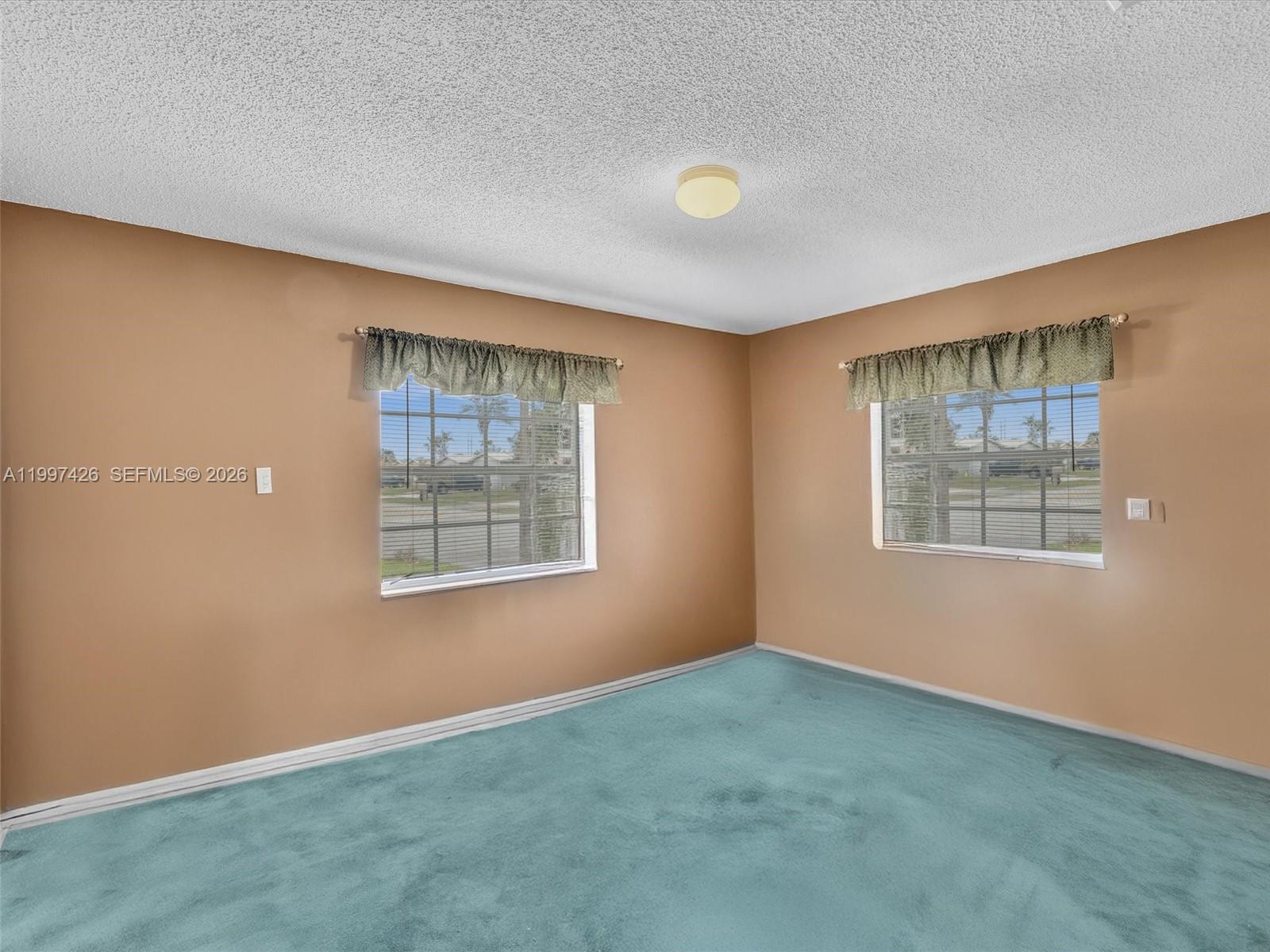 RAINBOW LAKES - Residential