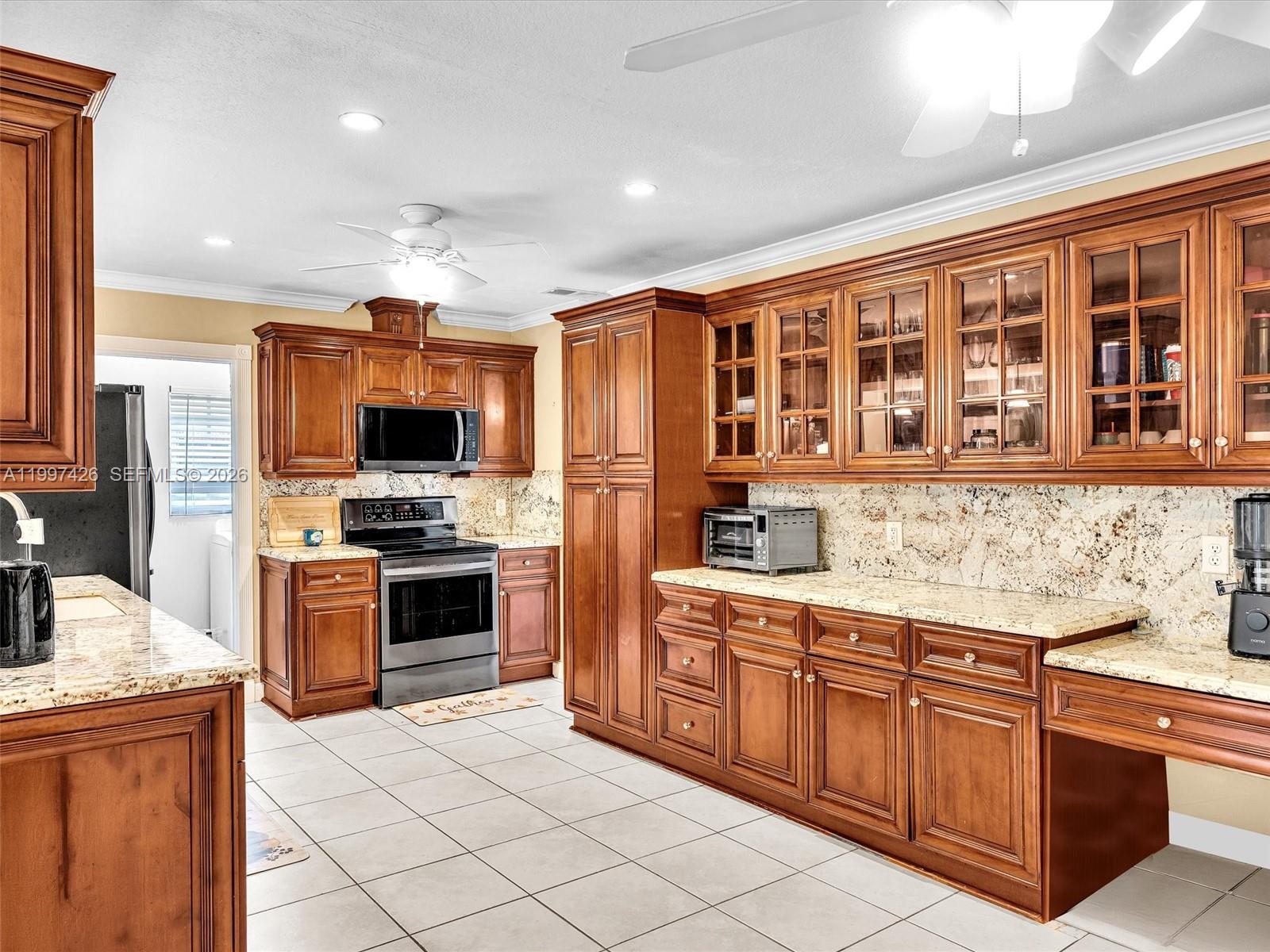 RAINBOW LAKES - Residential