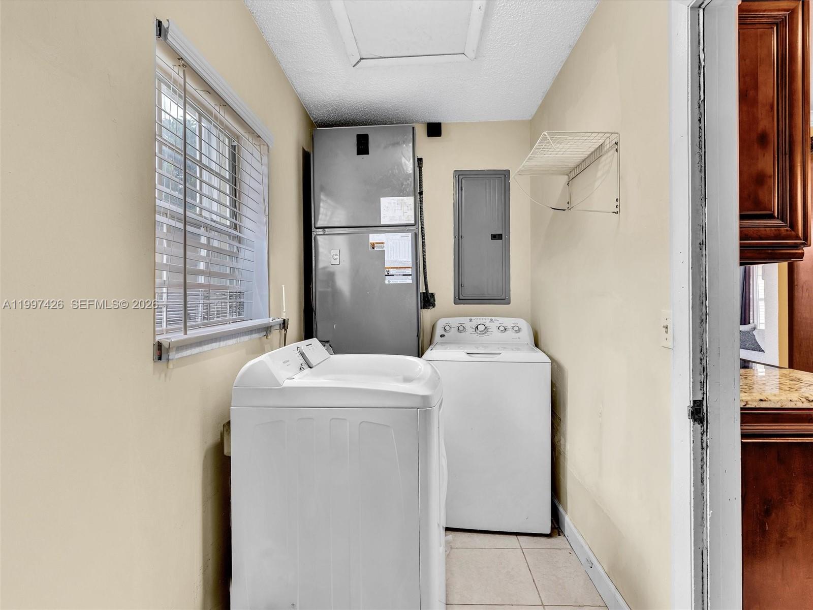 RAINBOW LAKES - Residential