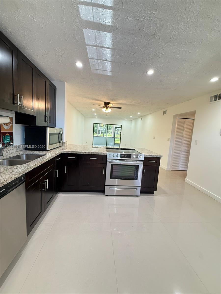 LAKES OF CARRIAGE HILLS - Residential