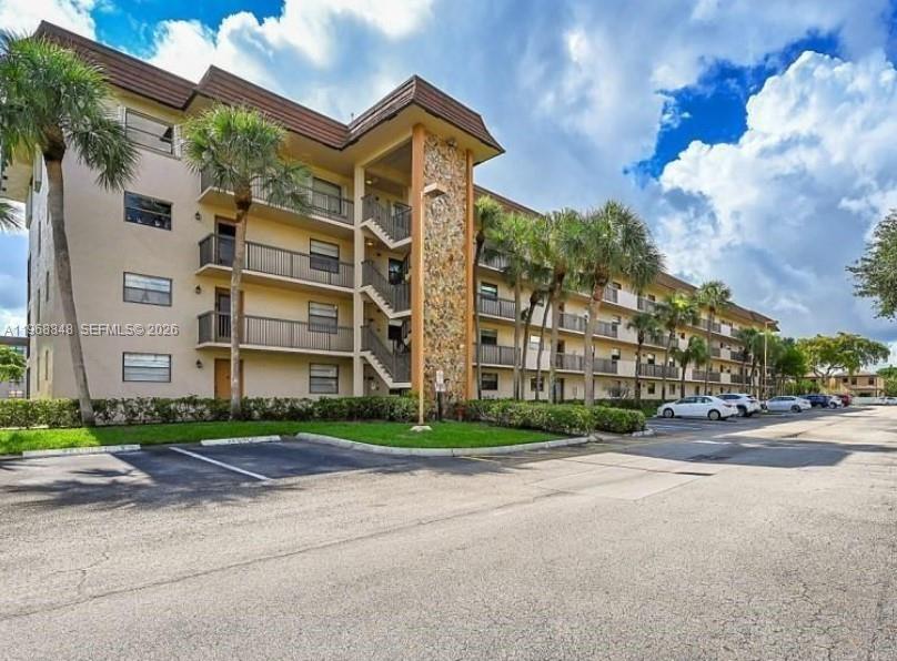 LAKES OF CARRIAGE HILLS - Residential