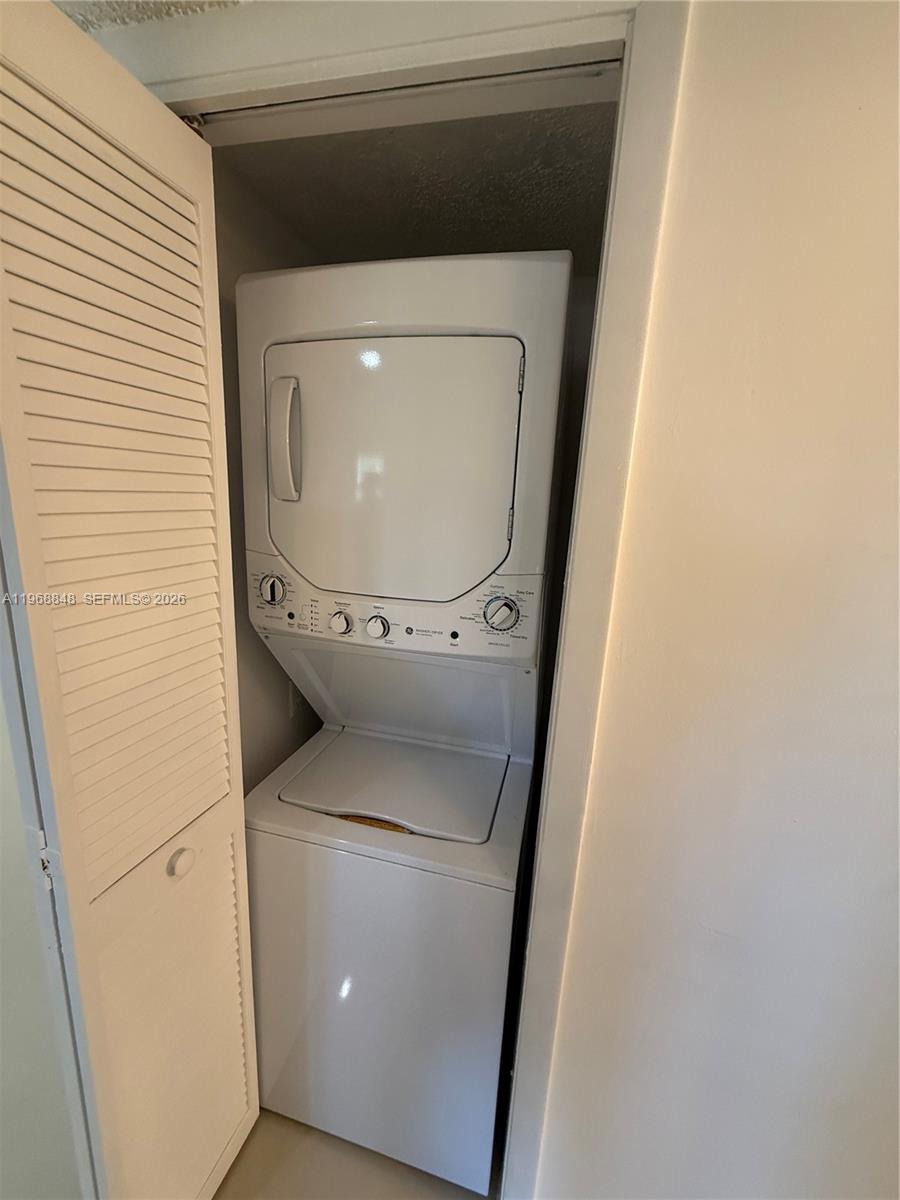 LAKES OF CARRIAGE HILLS - Residential