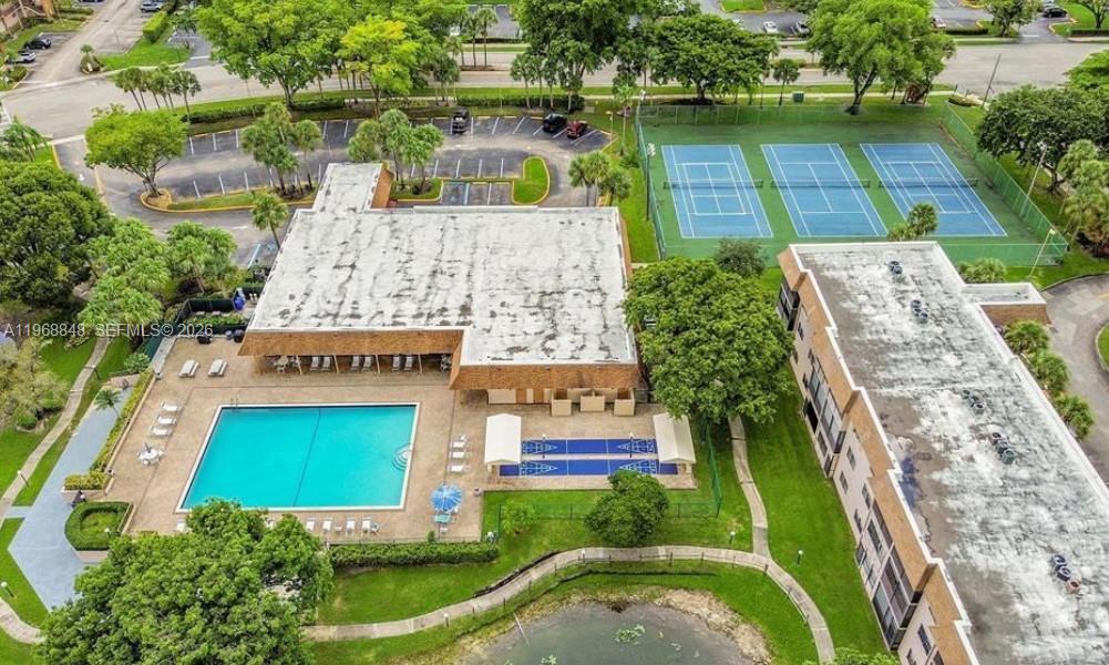 LAKES OF CARRIAGE HILLS - Residential
